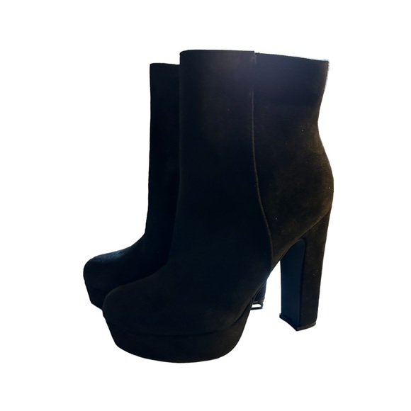 NEW HEELED BLACK BOOTS - Picture 1 of 4